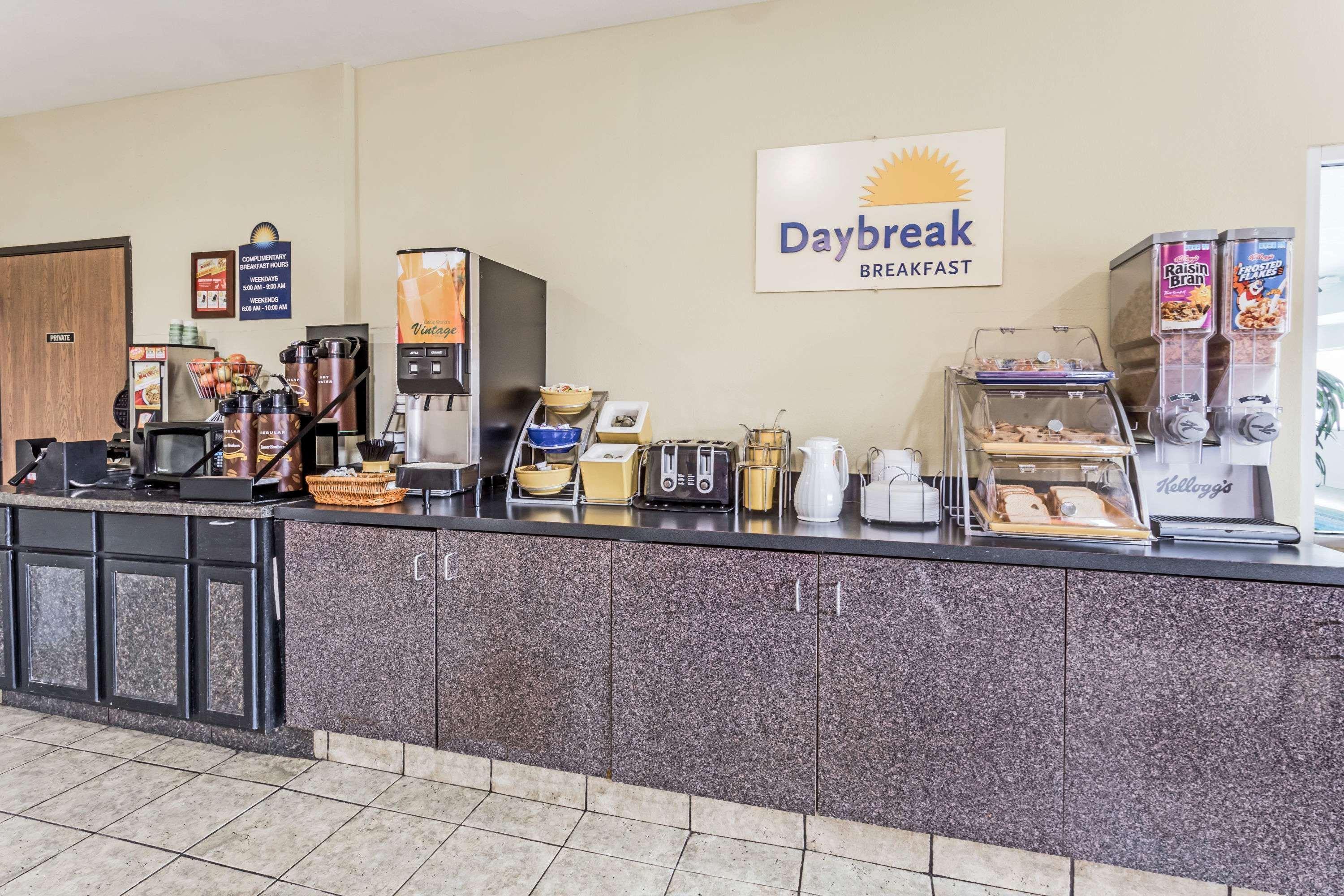 Days Inn & Suites By Wyndham Of Morris Ngoại thất bức ảnh