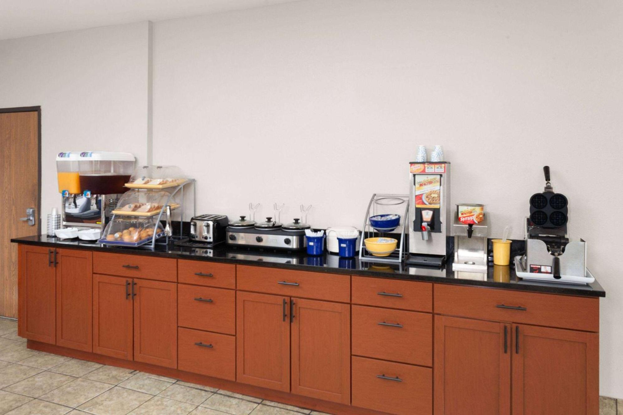 Days Inn & Suites By Wyndham Of Morris Ngoại thất bức ảnh