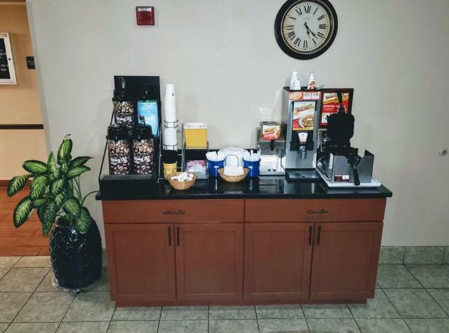Days Inn & Suites By Wyndham Of Morris Ngoại thất bức ảnh